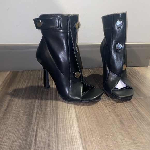 Akira Elegant Black High Heel Ankle Boots - Picture 9 of 12